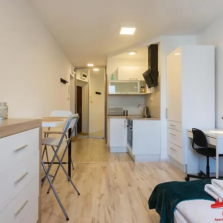 Nearto Old Town Rzeszowska Street Apartamento *